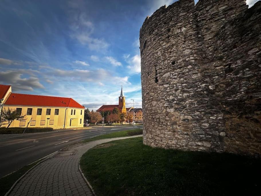 M18 - Csak Egy Lepes A Toertenelmi Belvaros - Free Parking Pécs Esterno foto